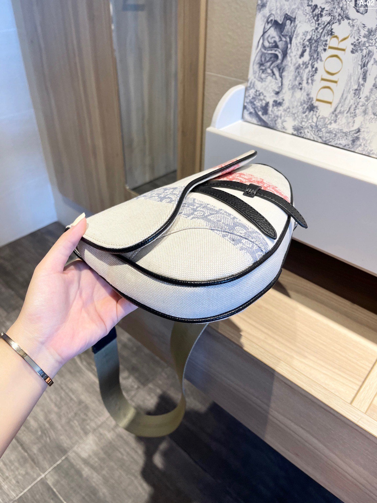 Luxury Handbags Christian Dior 305