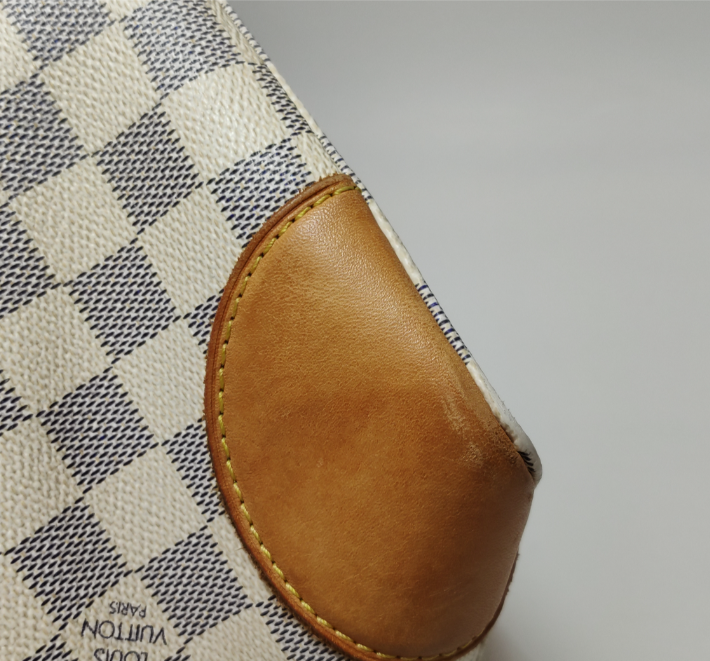 Preloved Louis Vuitton (LV)Hampstead MM Bag White 250203781048434
