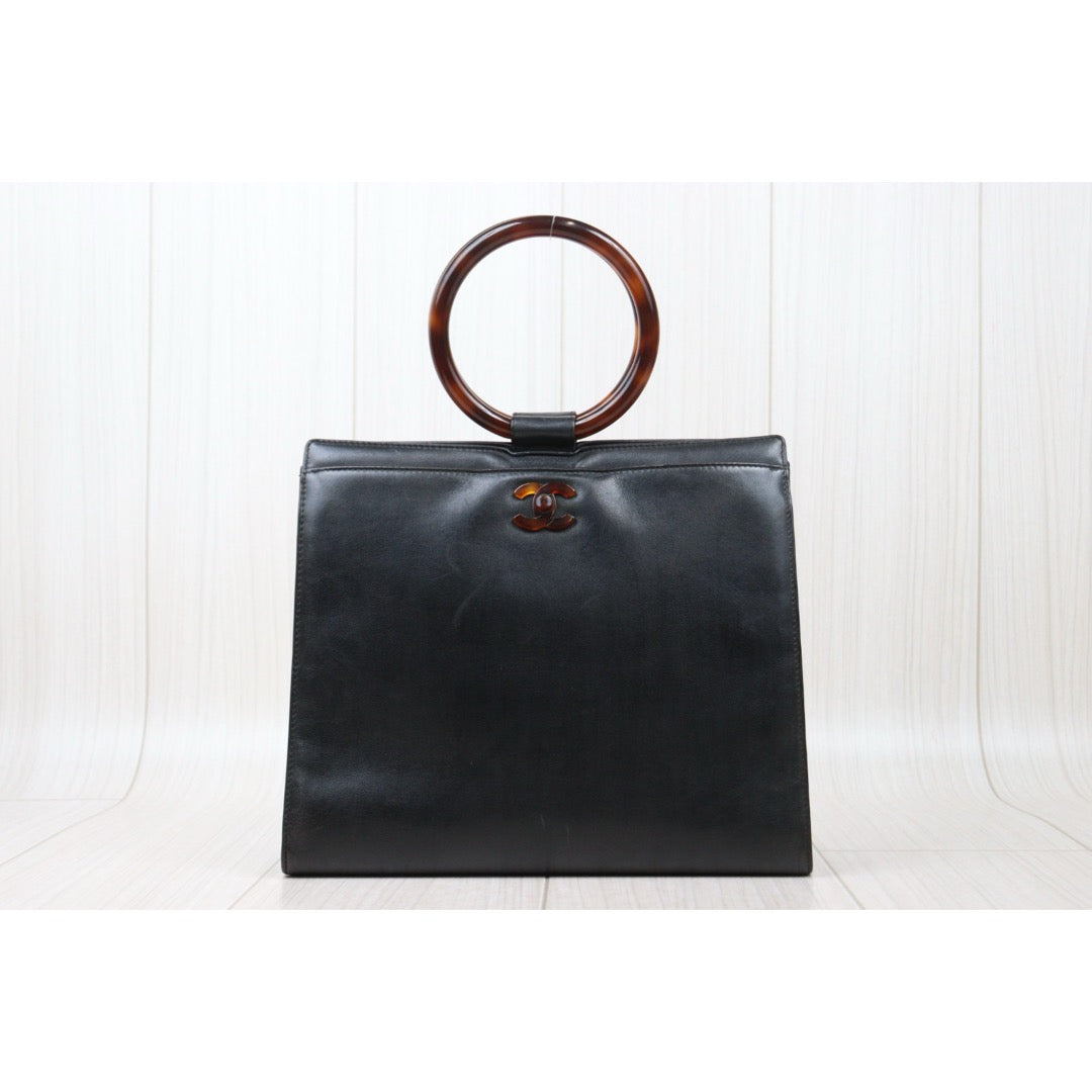 Good ( Rank AB)｜ CHANEL Vintage Lamb Skin CC Tortoise Hammer Top Handbag Tote Black Made in 1997-1998 Year｜V24122603