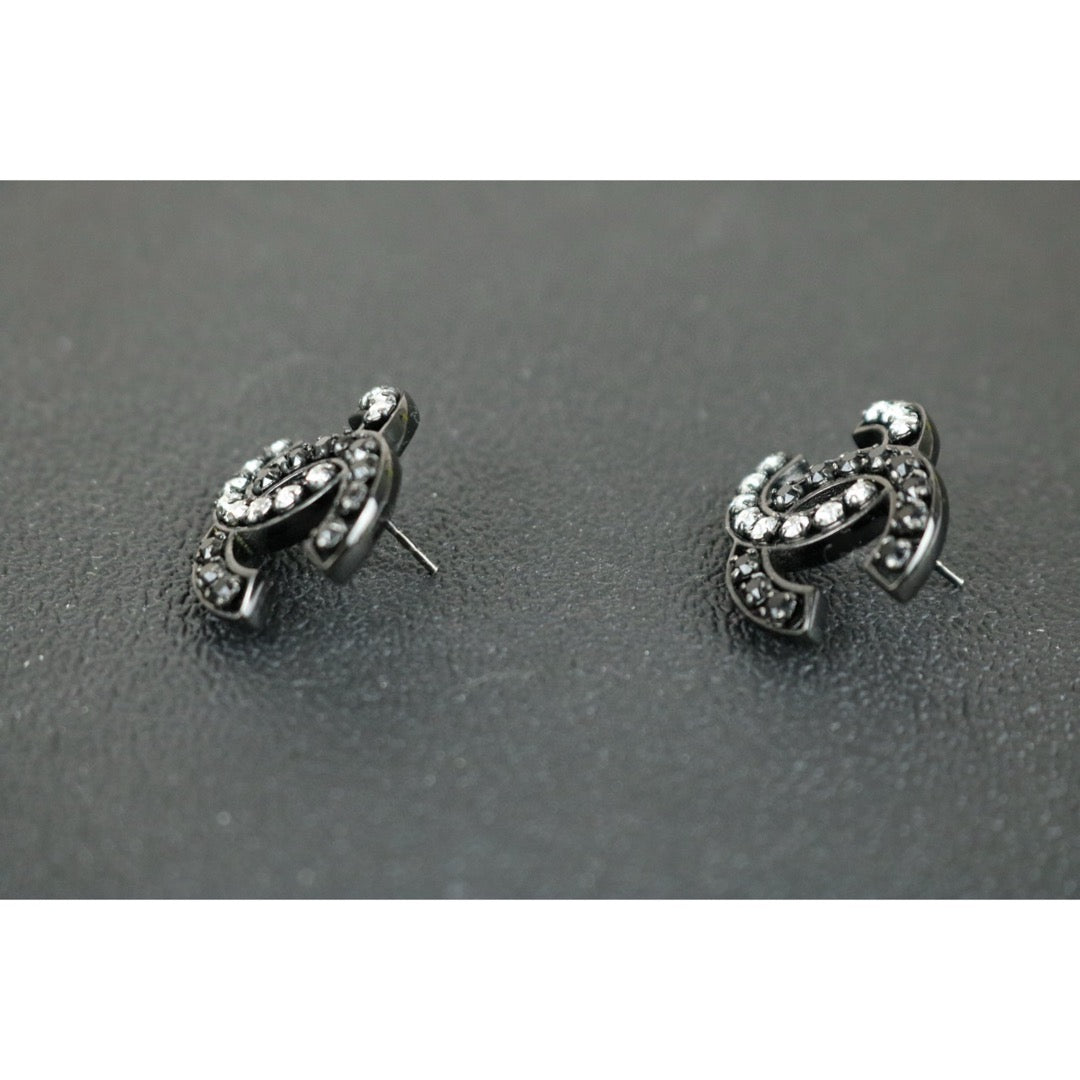 Very Good ( Rank A)｜ CHANEL Coco Mark Black and white color matching  Rhinestone Earrings｜F25021103