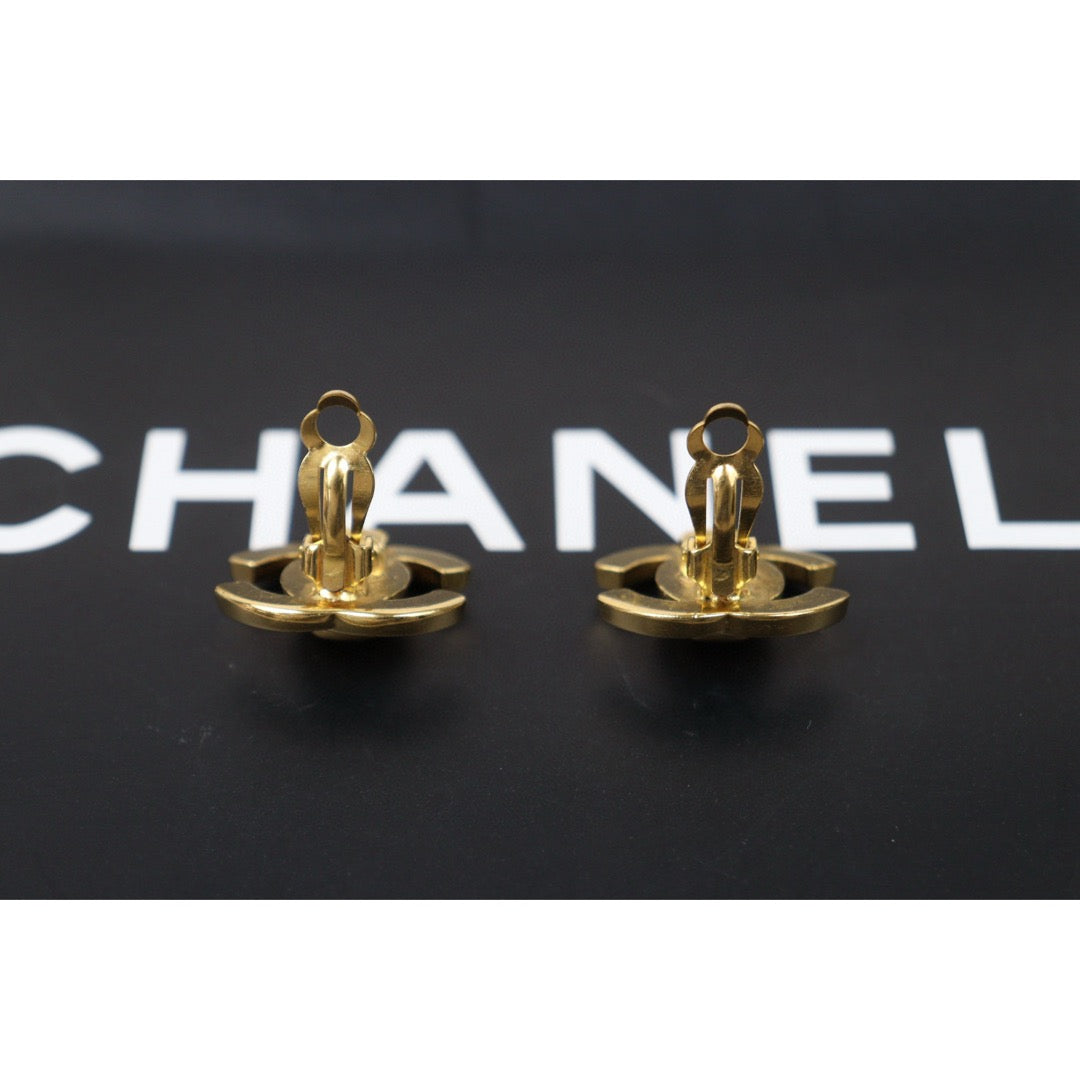 Very Good ( Rank A)｜CHANEL Vintage 18K Gold Plating Earrings  Made In 1996 Year ｜25032708