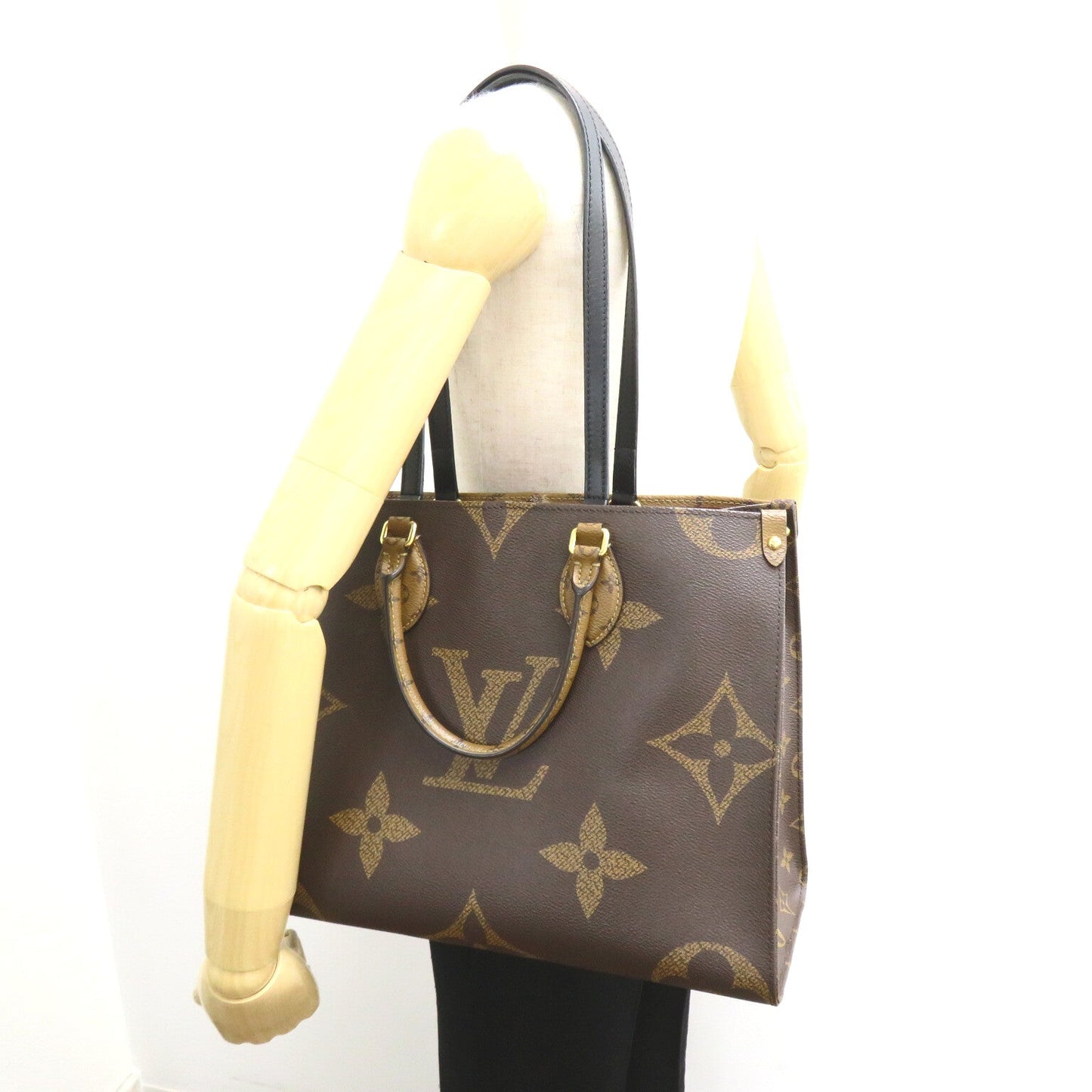 Louis Vuitton On The Go MM Tote Bag Tortoise Bag PVC Coated Canvas Monogram Giant Reversee  Brown  M45321