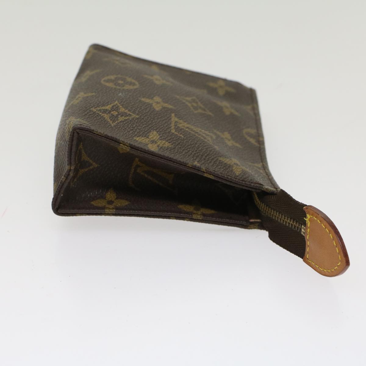 LOUIS VUITTON Monogram Poche Toilette 15 Pouch M47546 LV  48699