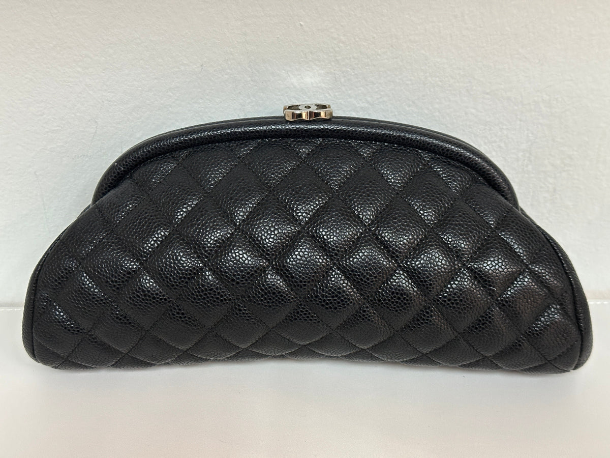 Chanel Quilted Timeless Kisslock Clutch Black Caviar holo 1595