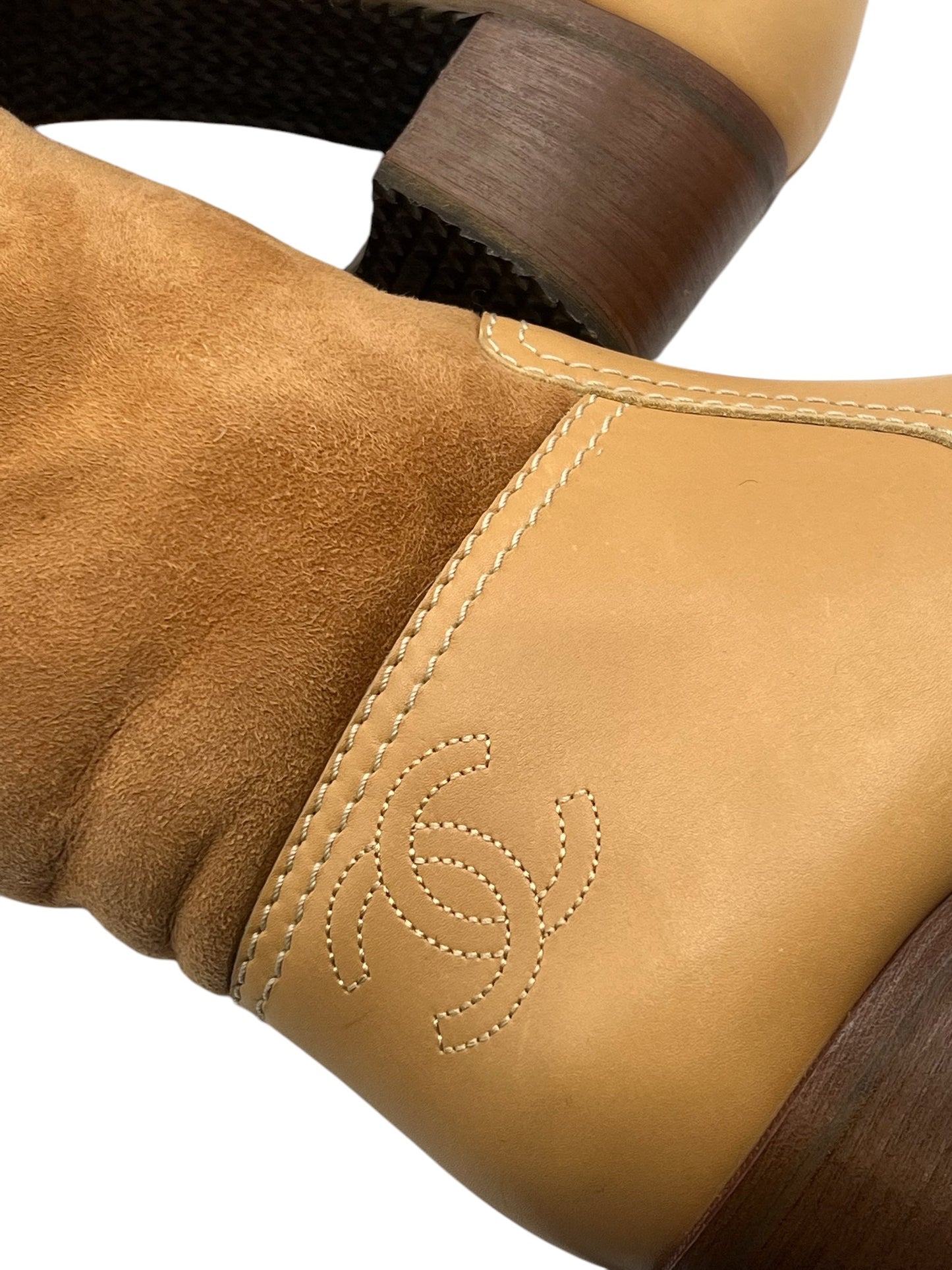 Chanel - bottes cuir suédé shearling beiges