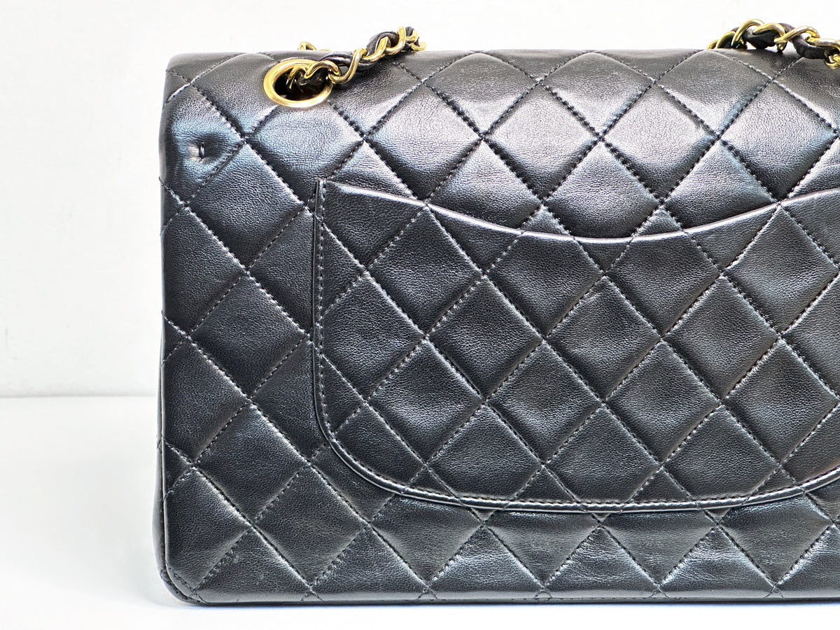 Chanel Vintage Black Quilted Lambskin Medium Classic Double Flap Bag 2843 holo card