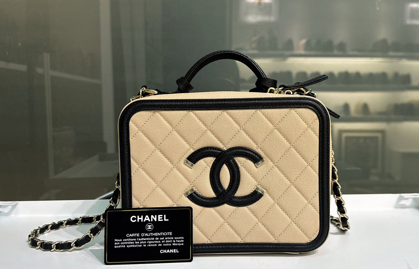 Chanel Medium Vanity Case Beige Black