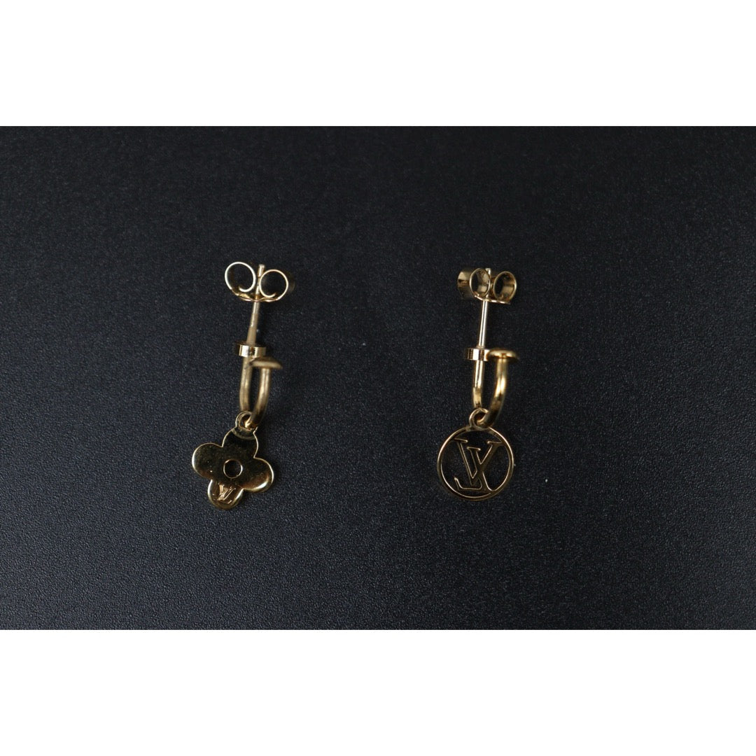 Very Good ( Rank A) ｜ LV Collier Essential LV Earrings ｜25010910