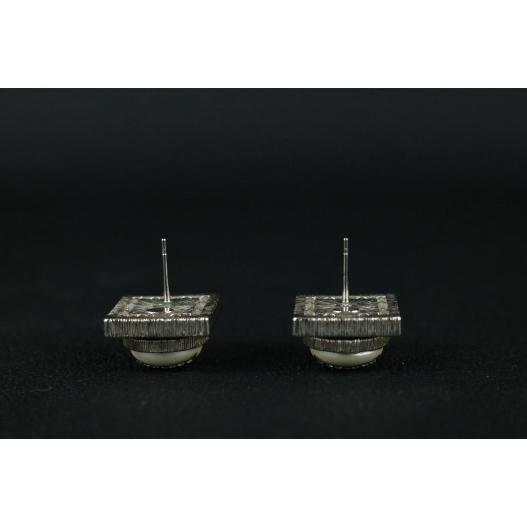 Very Good ( Rank A) ｜ CHANEL Coco Mark Square Rhinestone Earrings Silver｜F25032503