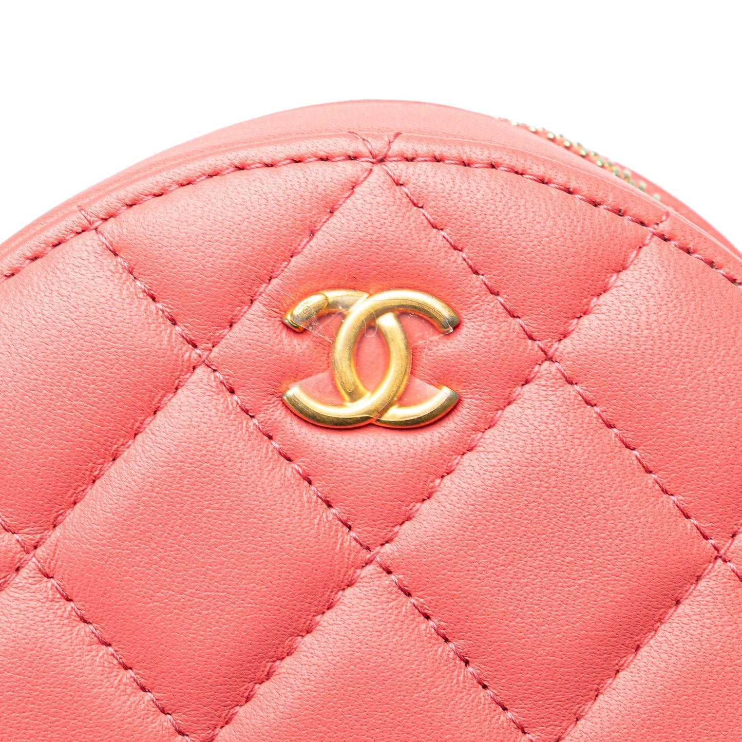 Pink Chanel CC Quilted Lambskin Pearl Crush Round Clutch with Chain Crossbody Bag