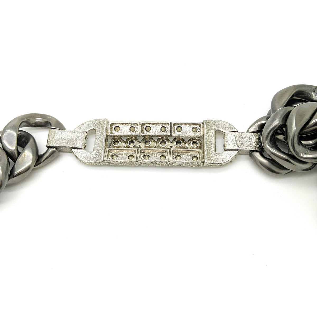 Chanel trass & Ruthenium Metal Chain Necklace