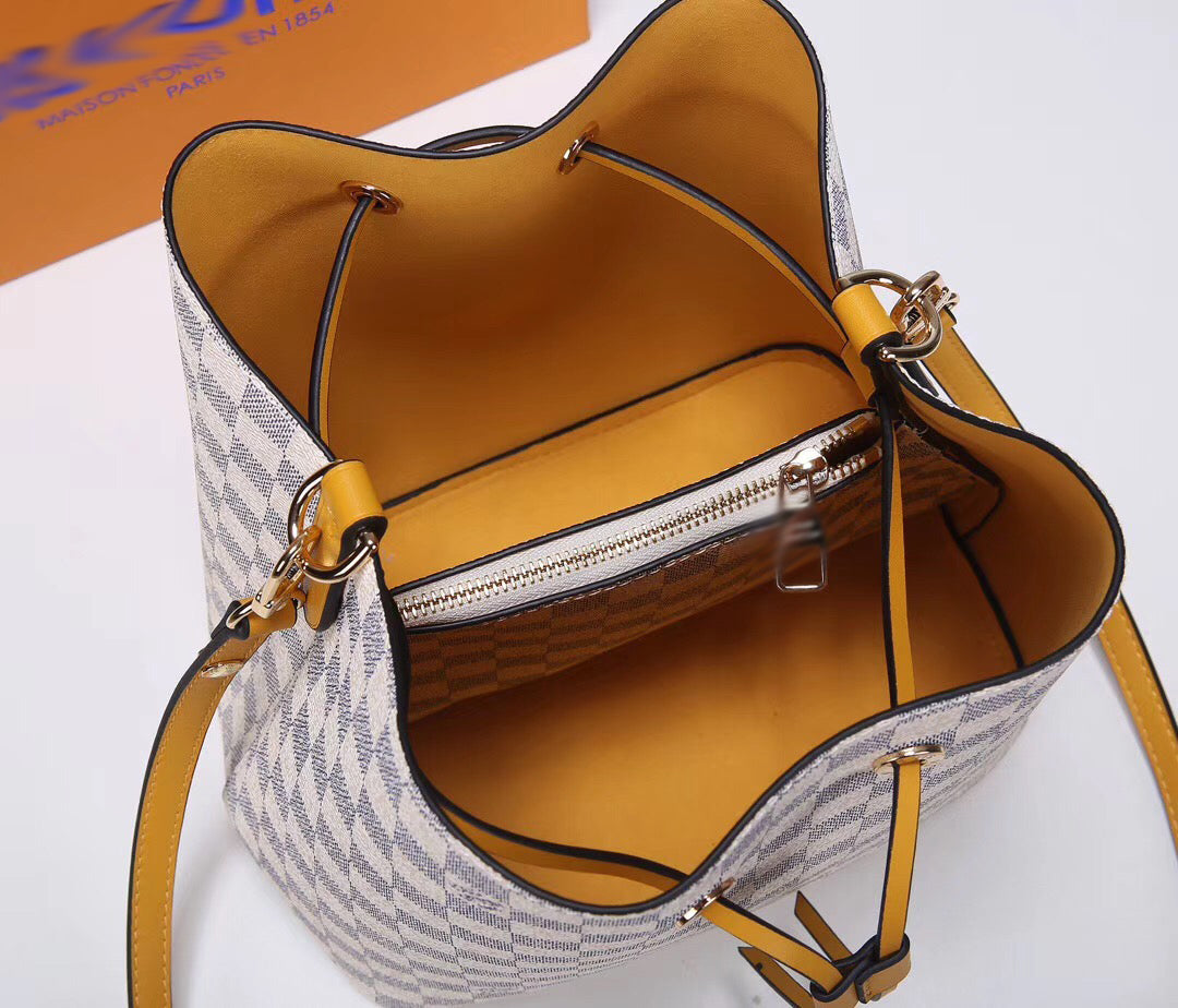 LB099   10.2x10.2x6.9inch
