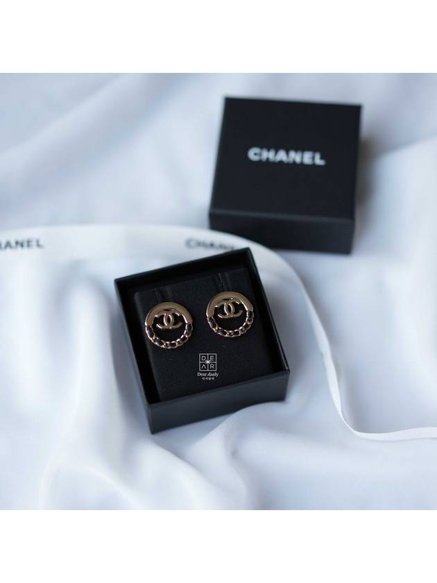 WoMen's CC Logo Circle Chain Earrings Black Gold Chanel