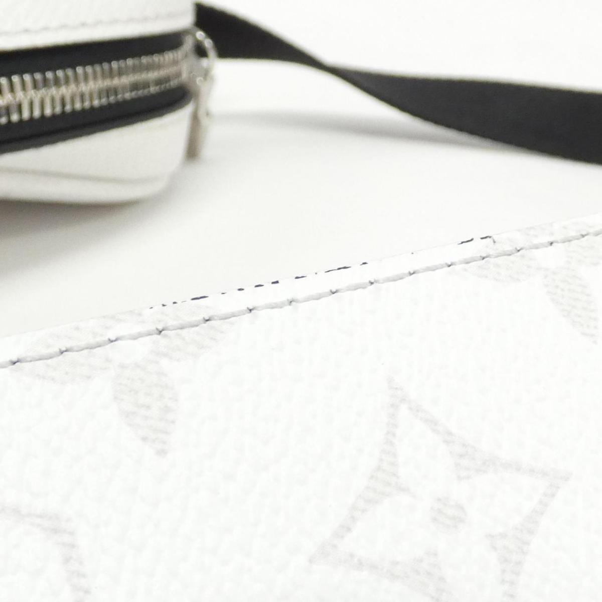 Louis Vuitton Taiga Lama  Messenger PM M30243 Shoulder Bag