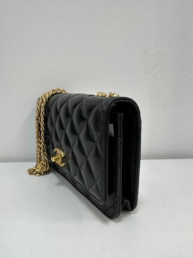 Season Chain WOC Lambskin Black Gold AP3043 Chanel