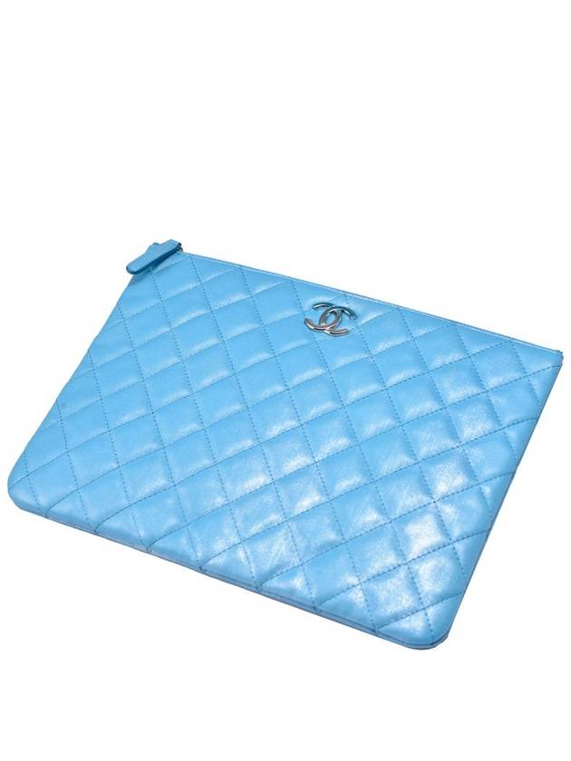 Women s New Medium Clutch Unit 25 Chanel
