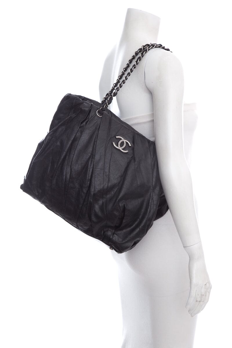 Chanel 2009 Black Twisted Tote HandBag