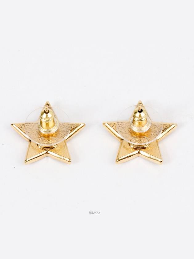 women earrings Chanel