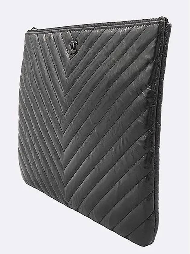 Black Patent Chevron Medium Clutch Chanel