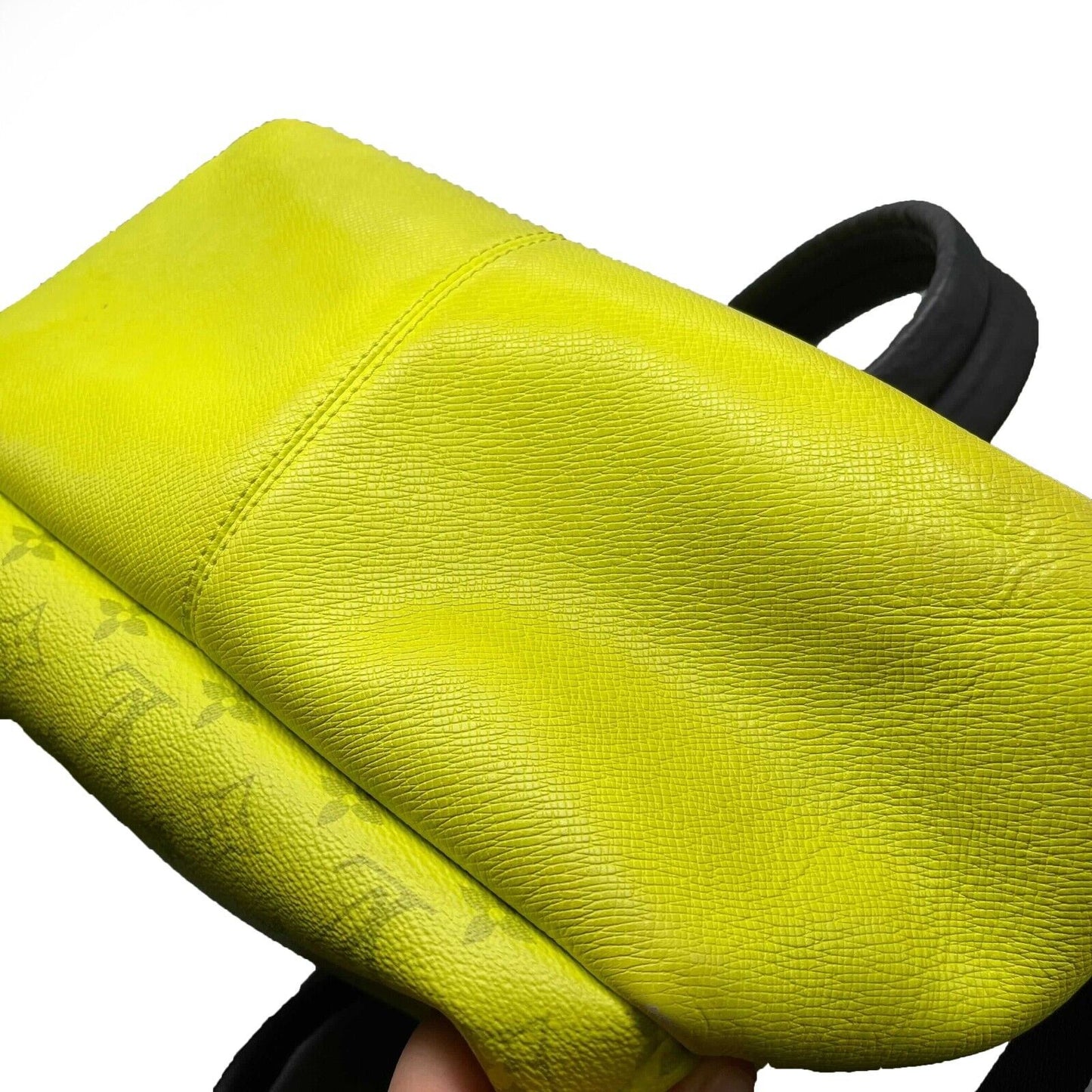 LOUIS VUITTON Taiga Monogram Discovery Backpack Neon Yellow
