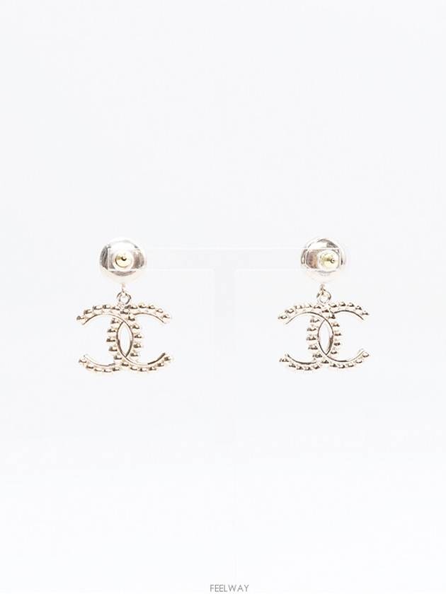 women earrings Chanel