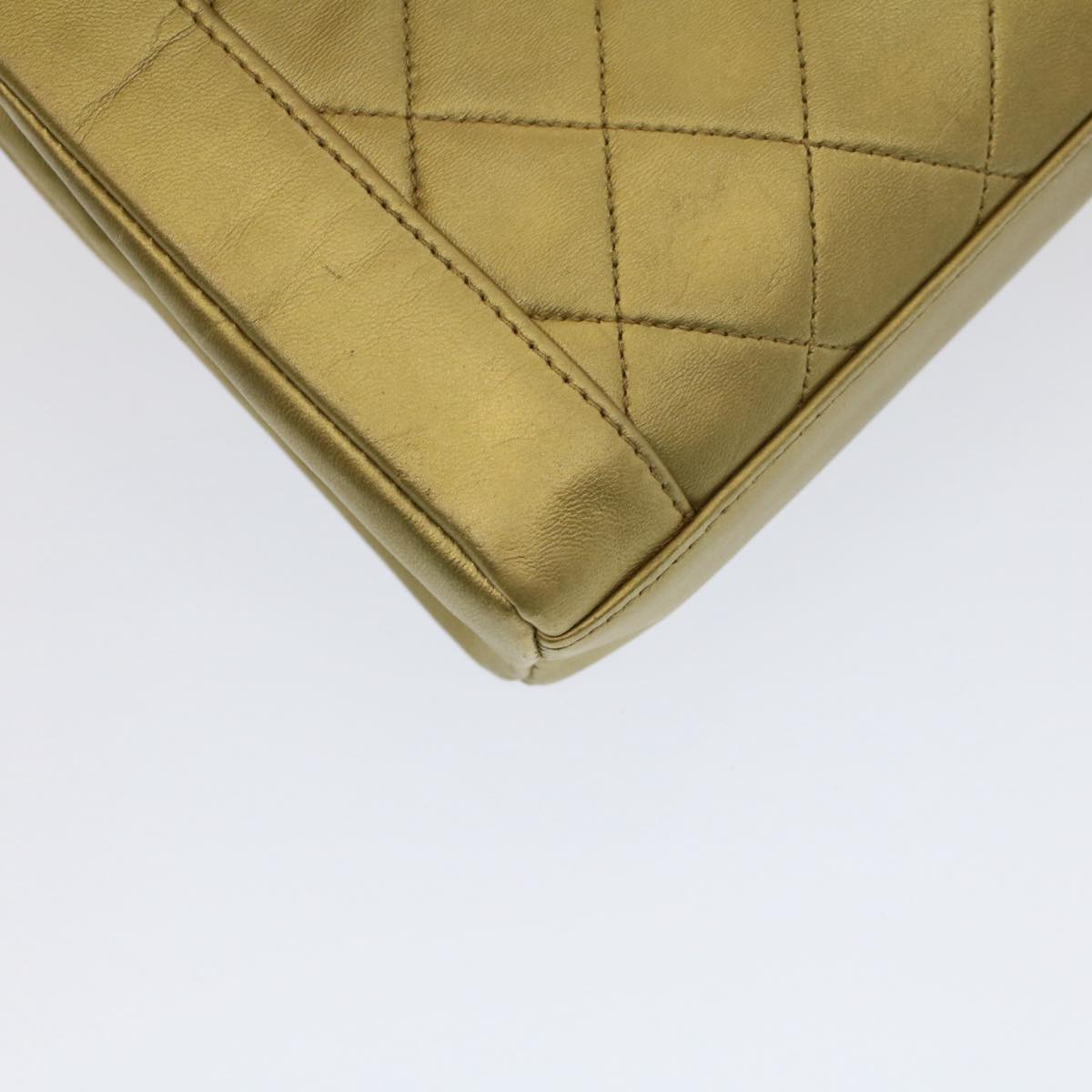 Top Quality Chanel Matelasse Turn Lock Chain Shoulder Bag Lamb Skin Gold CC Auth 51274A