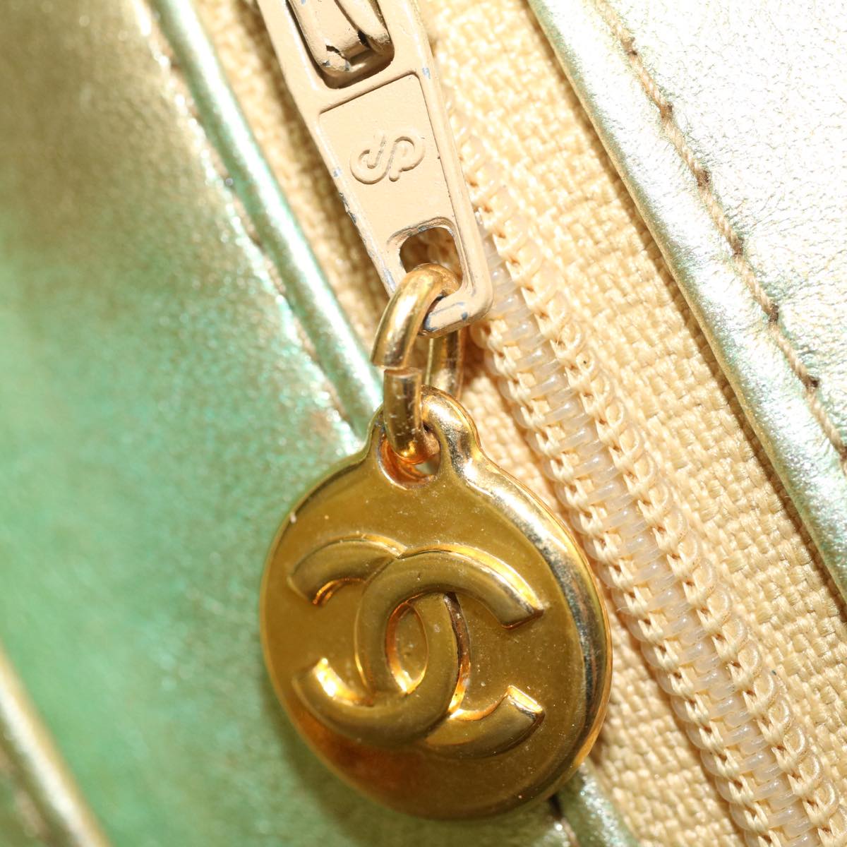 Top Quality Chanel Matelasse Turn Lock Chain Shoulder Bag Lamb Skin Gold CC Auth 51274A