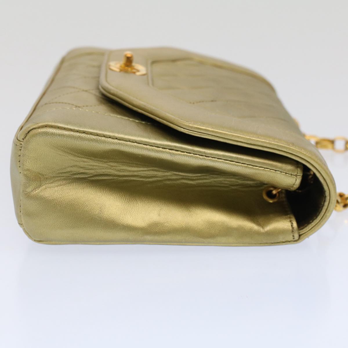 Top Quality Chanel Matelasse Turn Lock Chain Shoulder Bag Lamb Skin Gold CC Auth 51274A