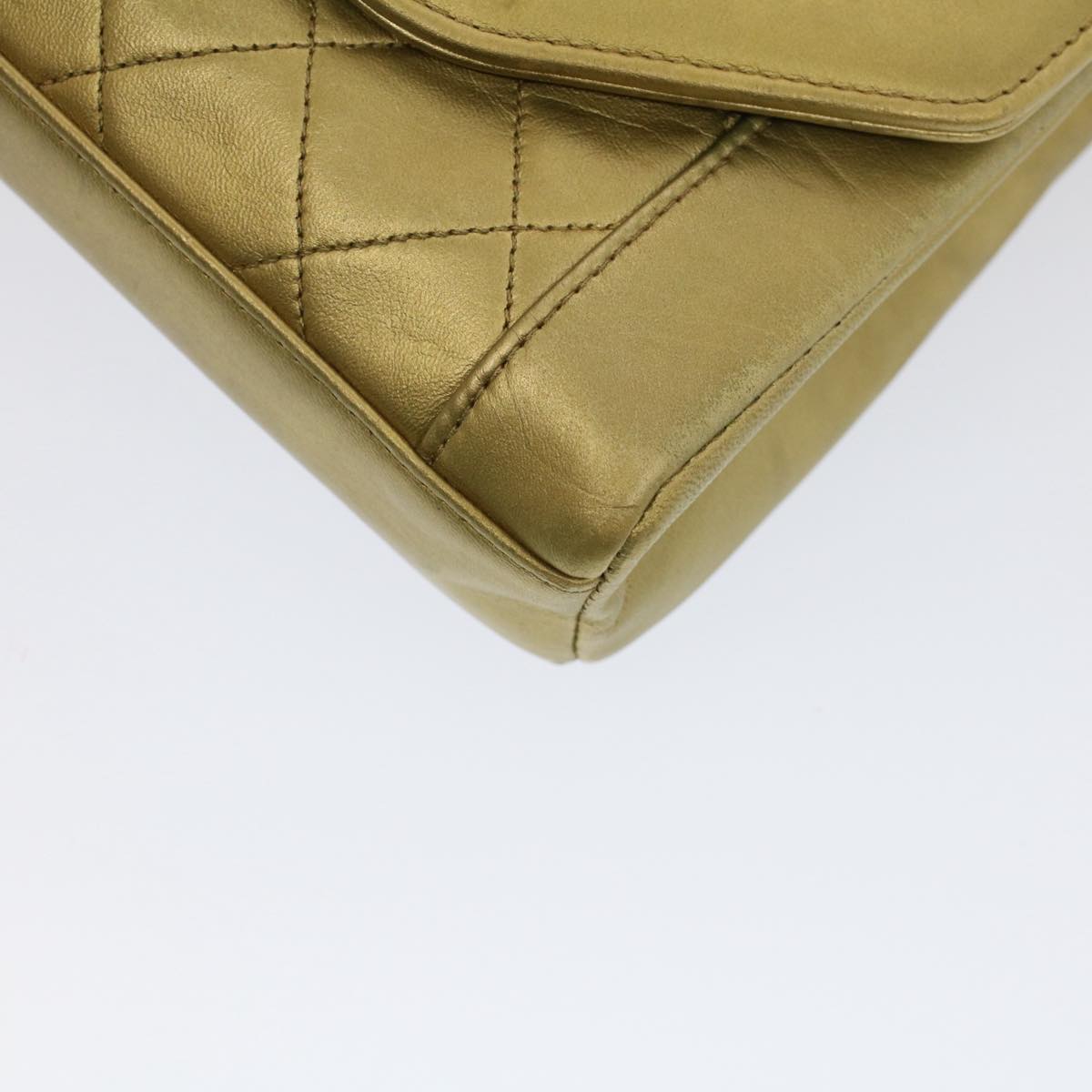 Top Quality Chanel Matelasse Turn Lock Chain Shoulder Bag Lamb Skin Gold CC Auth 51274A