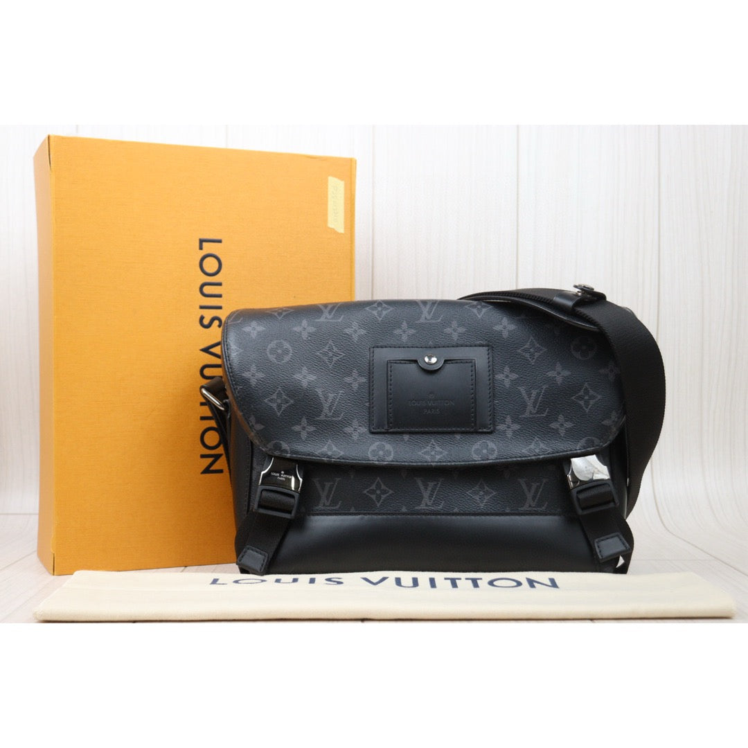 Very Good ( Rank A)｜ LV  Monogram Voyager Shoulder Bag Black｜P25012210