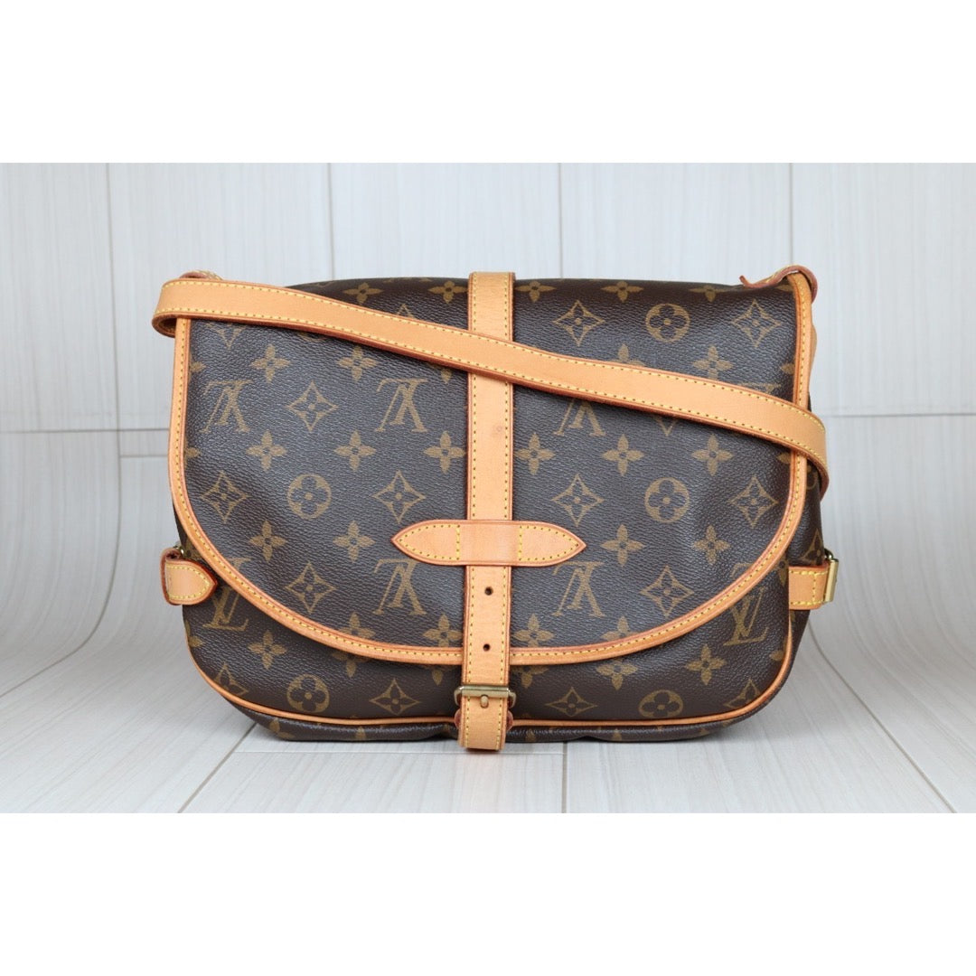 Very Good ( Rank A)｜ LV Monogram Saumur 30 Shoulder Bag｜S24062803