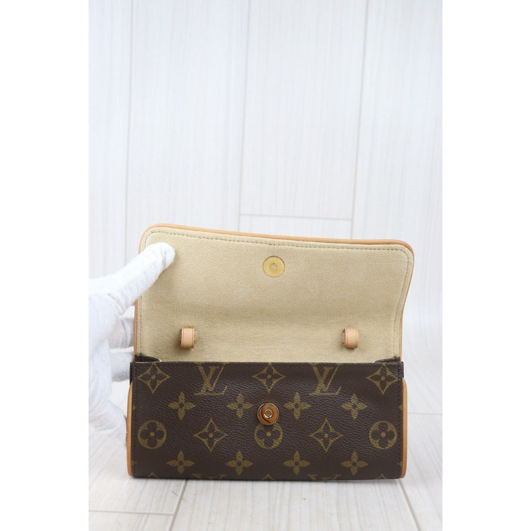 Very Good ( Rank A)｜LV Monogram Pochette Twin PM｜24081908