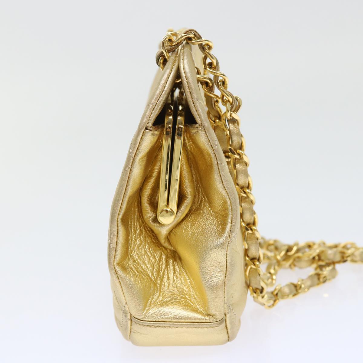 Top Quality Chanel Matelasse Chain Shoulder Bag Leather Gold CC Auth 53015A