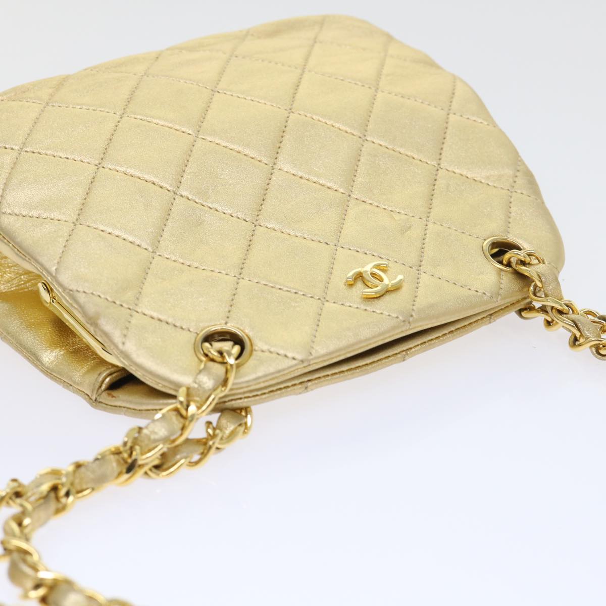 Top Quality Chanel Matelasse Chain Shoulder Bag Leather Gold CC Auth 53015A