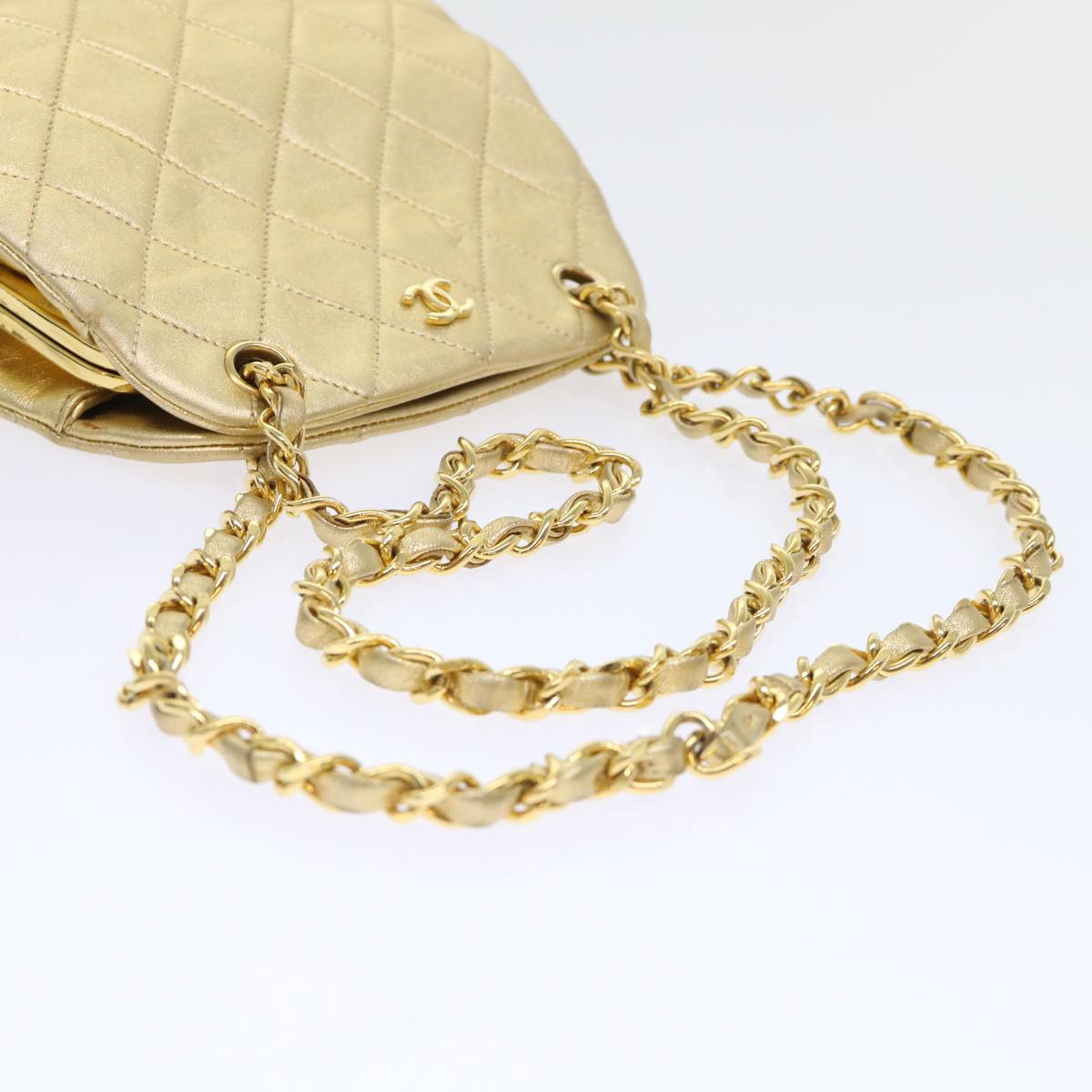 Top Quality Chanel Matelasse Chain Shoulder Bag Leather Gold CC Auth 53015A