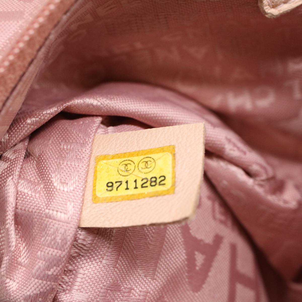 Top Quality Chanel Matelasse Chain Shoulder Bag Leather Pink CC Auth 53097