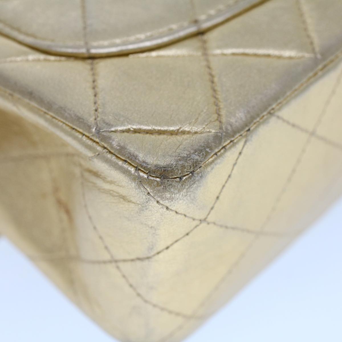 Top Quality Chanel Matelasse Turn Lock Chain Shoulder Bag Lamb Skin Gold CC Auth 53752A