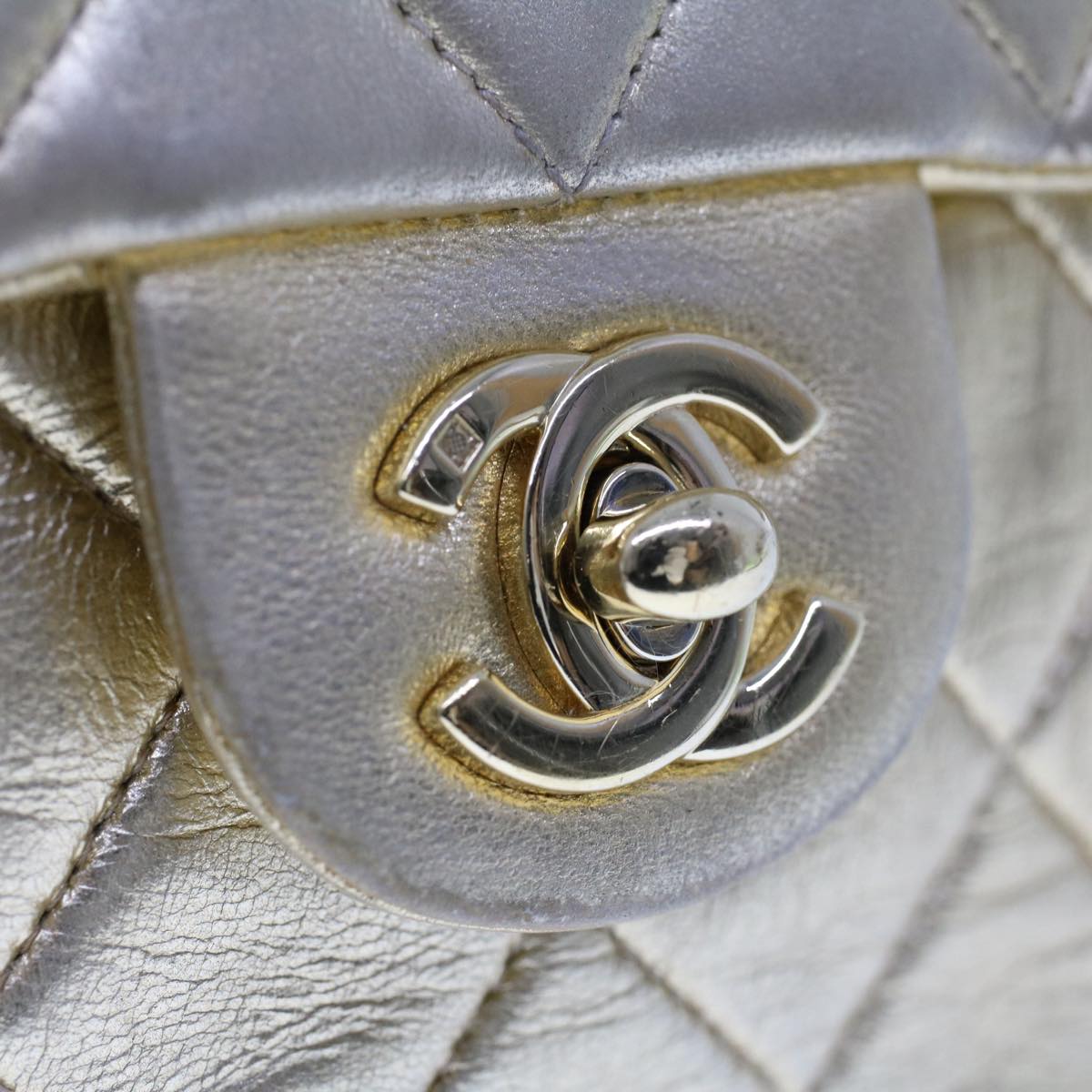 Top Quality Chanel Matelasse Turn Lock Chain Shoulder Bag Lamb Skin Gold CC Auth 53752A
