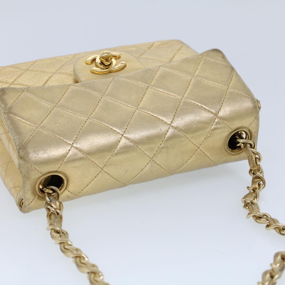 Top Quality Chanel Matelasse Turn Lock Chain Shoulder Bag Lamb Skin Gold CC Auth 53752A