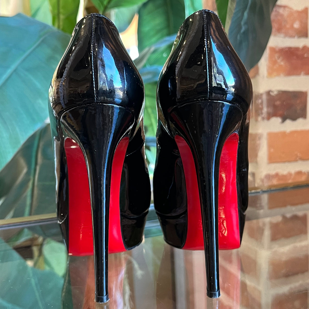 CHRISTIAN LOUBOUTIN Black Patent Leather Kate Pumps