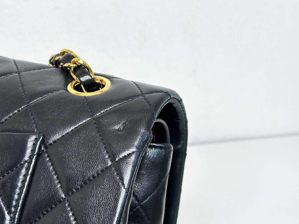 Chanel Vintage Black Quilted Lambskin Medium Classic Double Flap Bag 2843 holo card