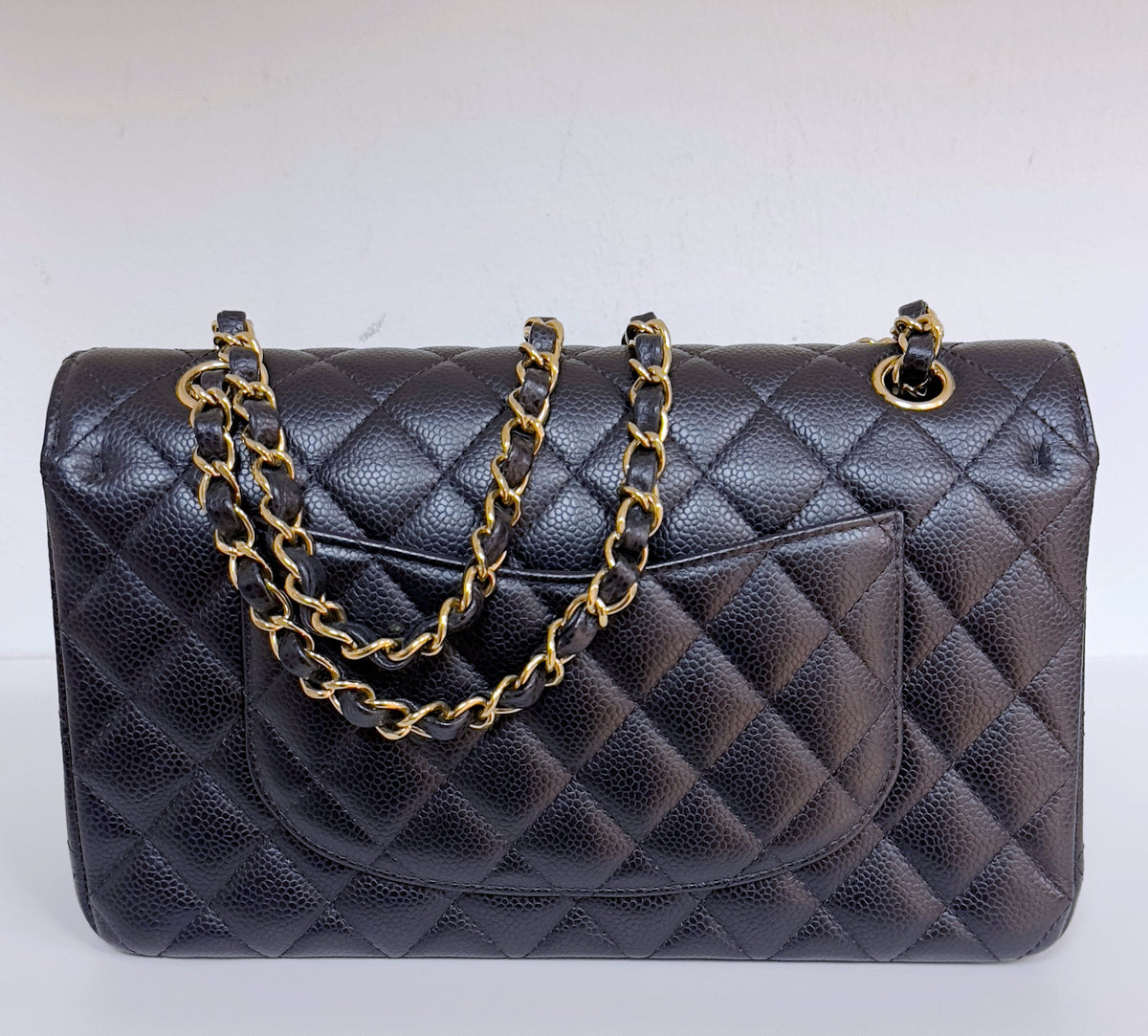 Chanel Medium Classic Quilted Caviar Double Flap Bag Black 2022 year Microchip (There is a slight crack on the inner buckle)