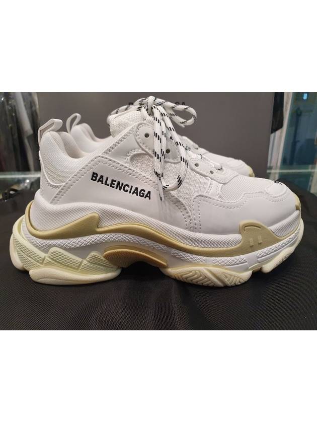 Luxury Balenciaga  Triple S Low-Top Sneakers White