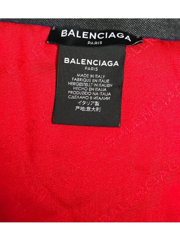 Luxury Balenciaga  Wave logo muffler