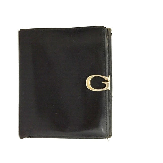 Gucci, black glossy leather, bi-fold style, rectangular, wallet with multiple pockets, tons of card slots, and a gold, hinged G clasp