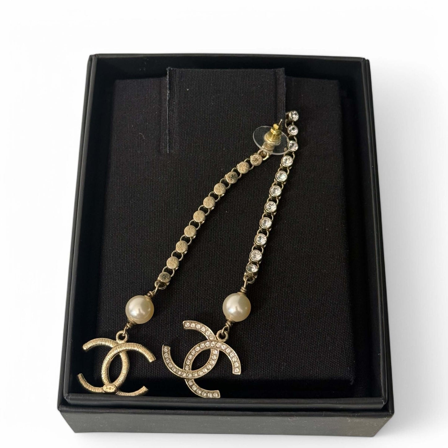 Chanel - Boucles d’oreilles strass