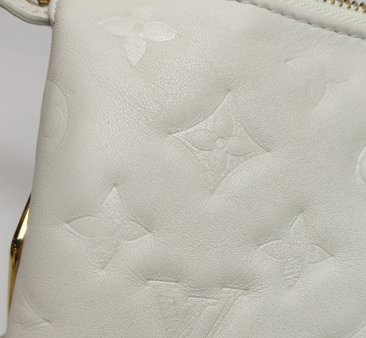 Preloved Louis Vuitton (LV) Coussin bag cowhide white 27cm*20cm*7cm  250121781035986