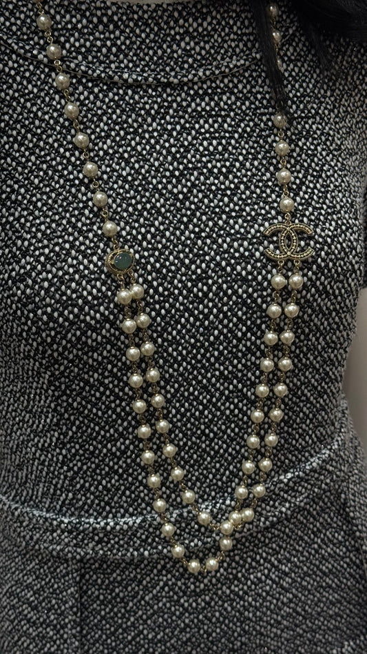 Chanel - Sautoir perles CC