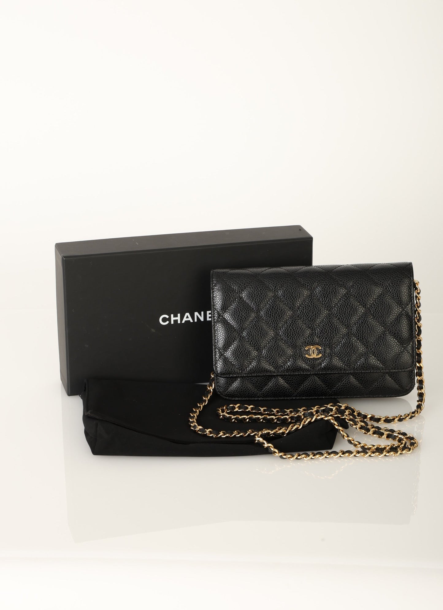 Chanel 2019 Caviar Wallet on Chain