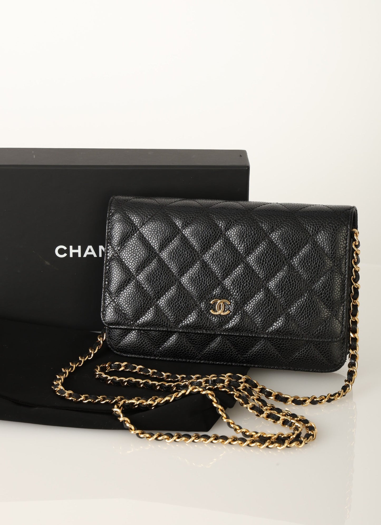 Chanel 2019 Caviar Wallet on Chain